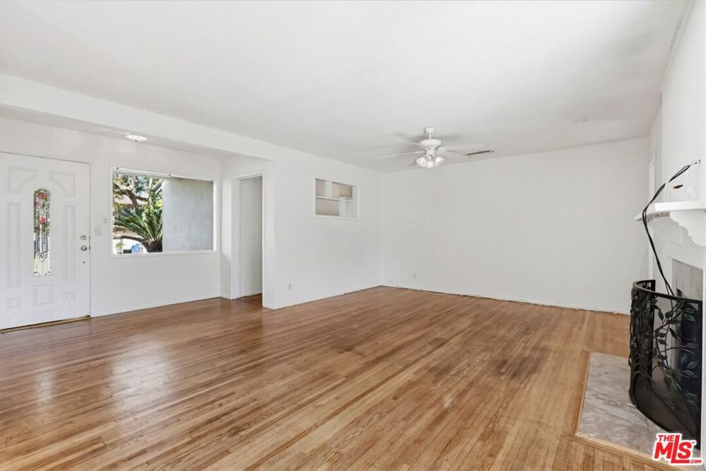 Photo of 7024 Kentwood Avenue, Los Angeles, CA 90045 (MLS # 26644537)