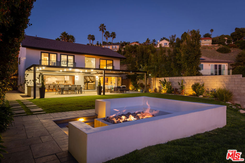 3304 Seaclaire Drive