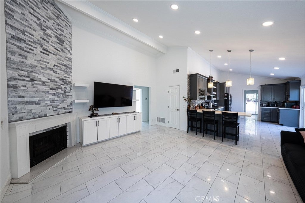 Properties 2 27081 Sombras