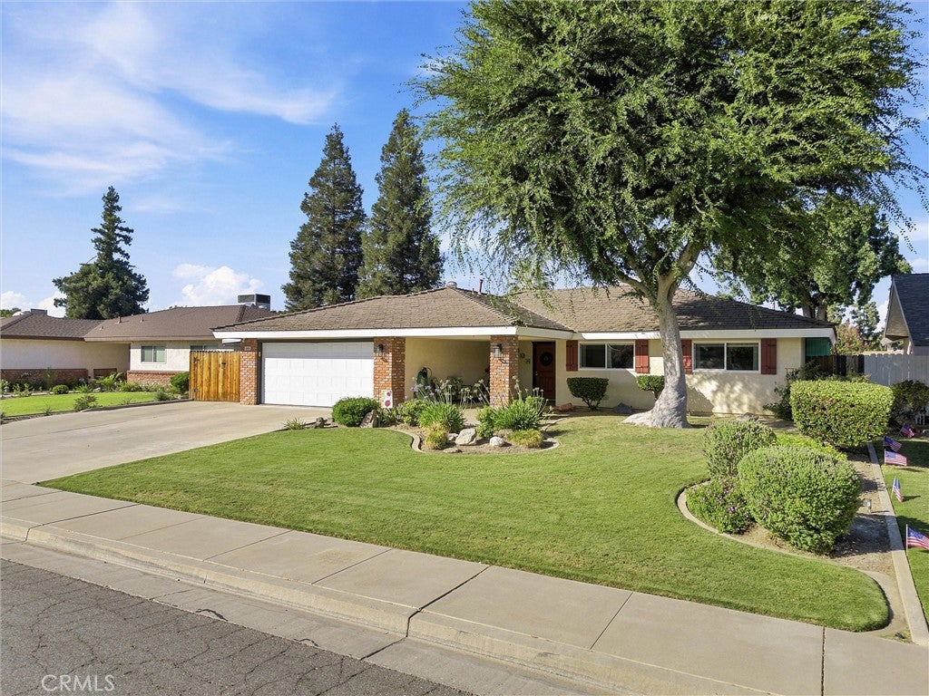 208 Glen Oaks