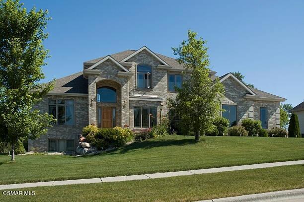 5631 E Foothill Drive E