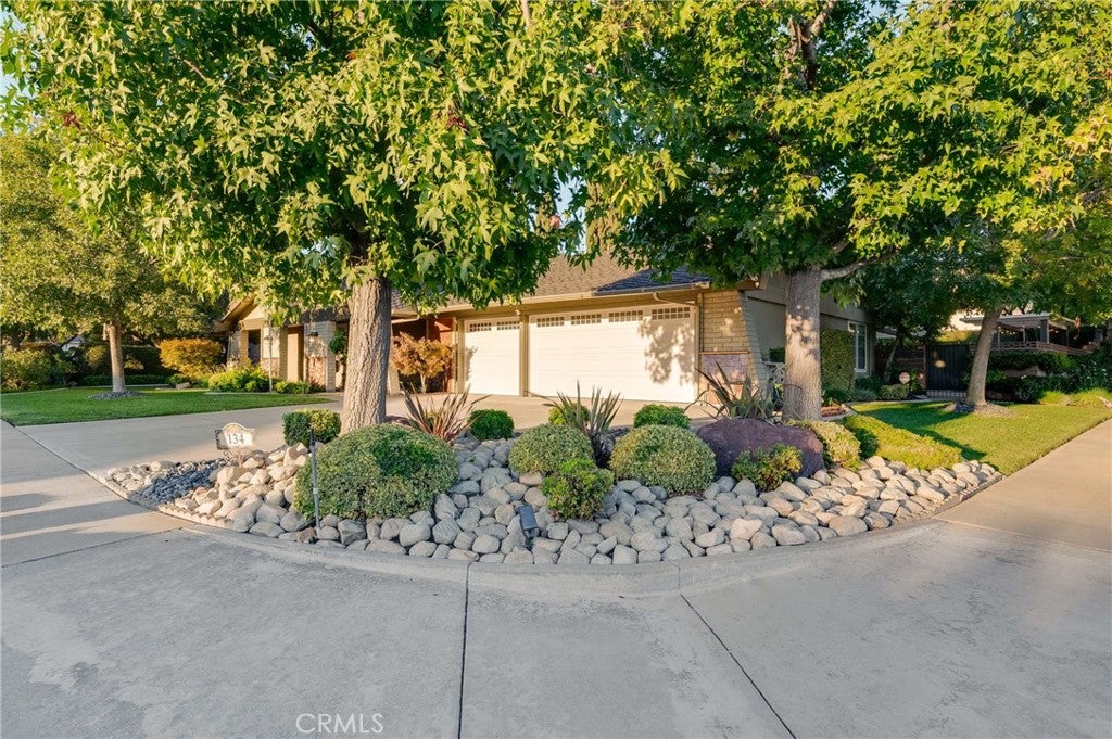 134 Whispering Oaks