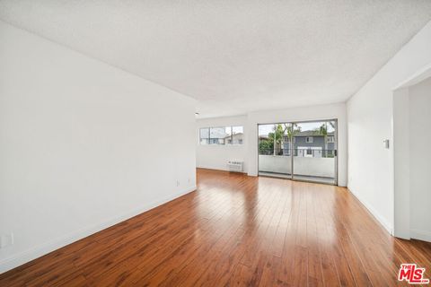Photo of 1050 S Wooster Street #3, Los Angeles, CA 90035 (MLS # 26643913)
