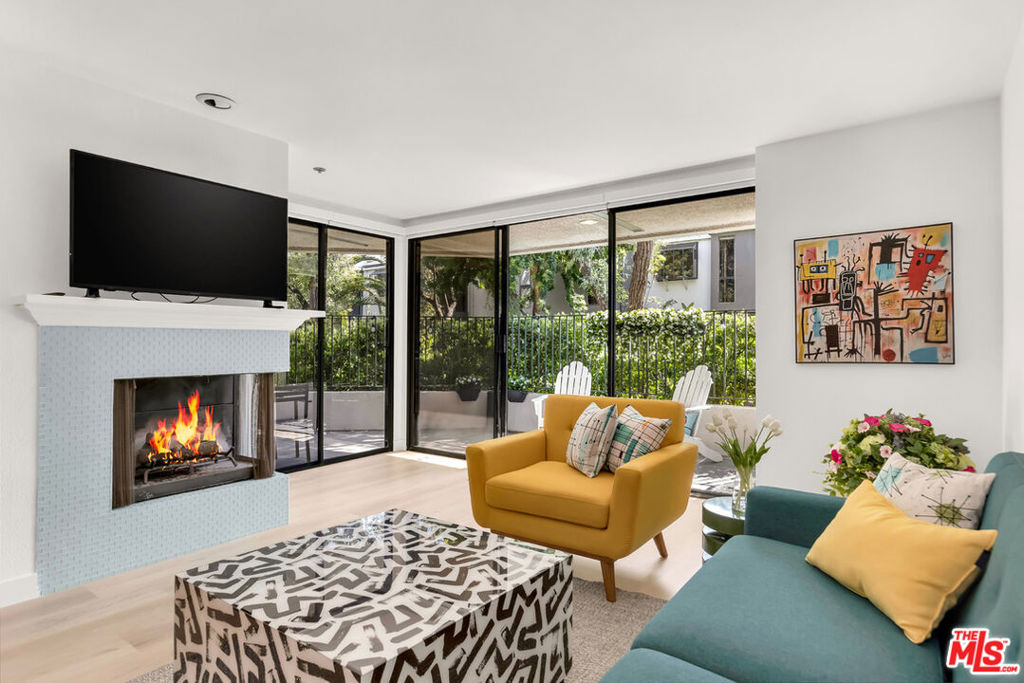 Properties 3 2960 Neilson Way 105