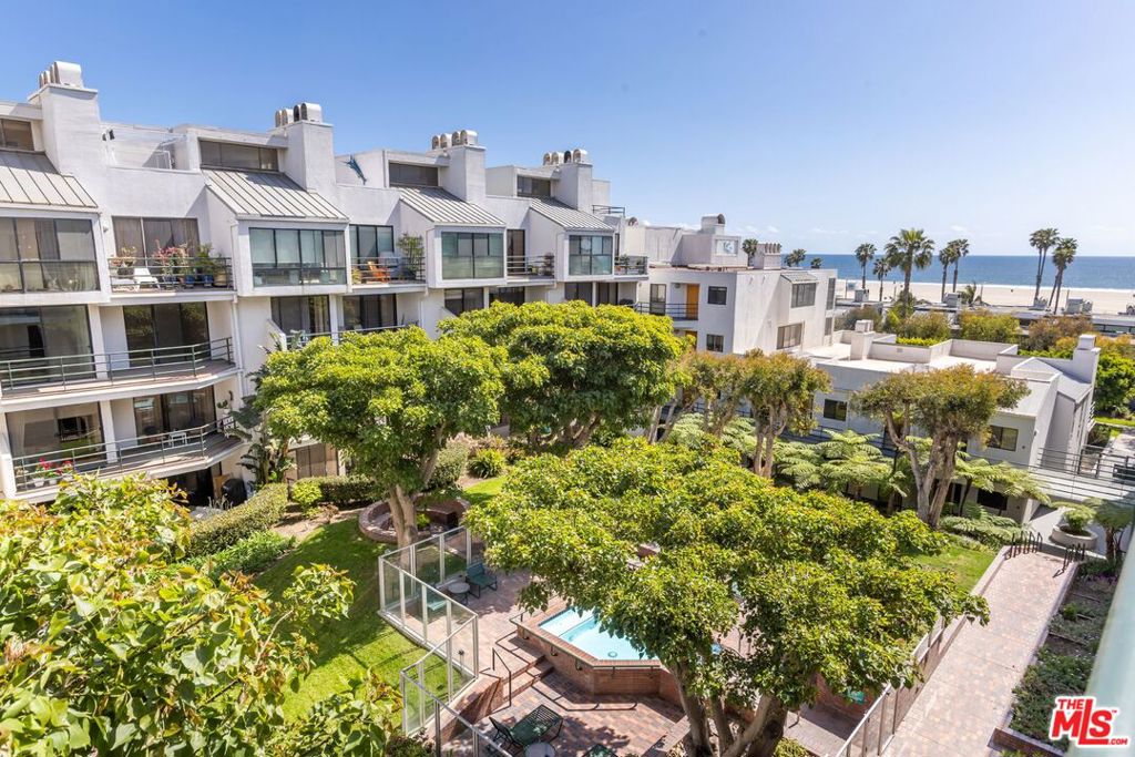 Properties 1 2960 Neilson Way 105