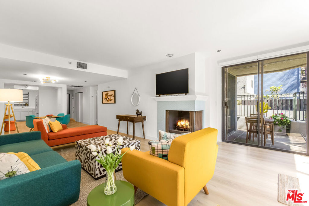 Properties 4 2960 Neilson Way 105