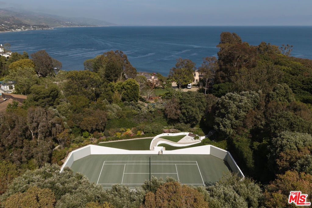 Photo of 6962 Wildlife Road, Malibu, CA 90265 (MLS # 25594481)