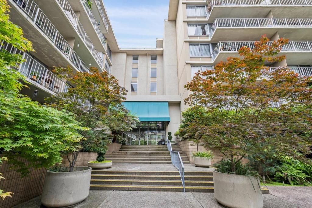 Photo of 400 Davey Glen Road #4623, Belmont, CA 94002 (MLS # ML82043359)