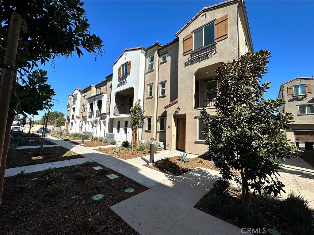 2317 W Broadway 41