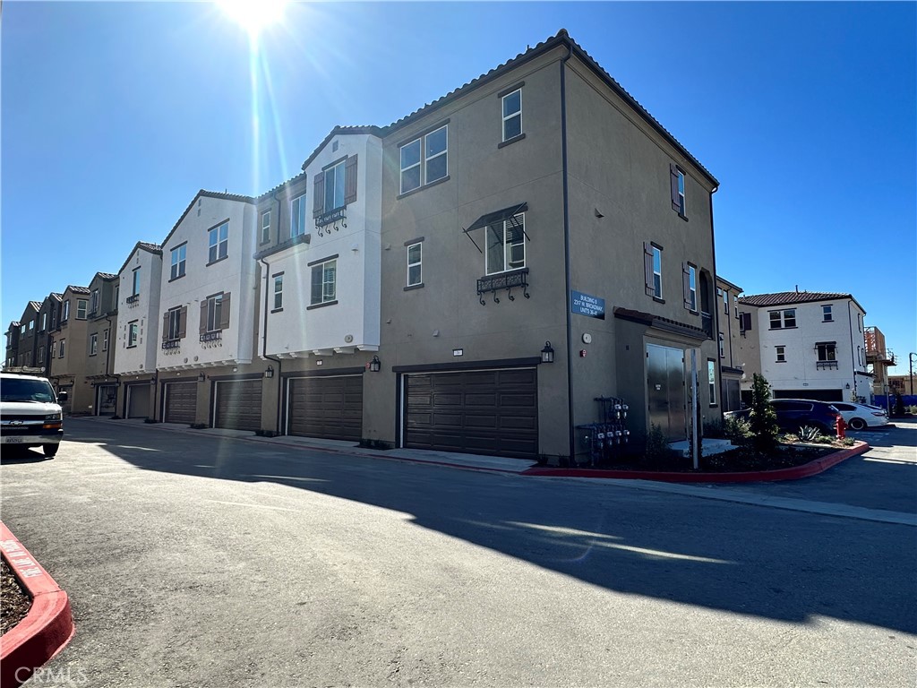 2317 W Broadway 41