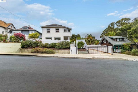 Photo of 3416 Davis St, Oakland, CA 94601 (MLS # 41148743)