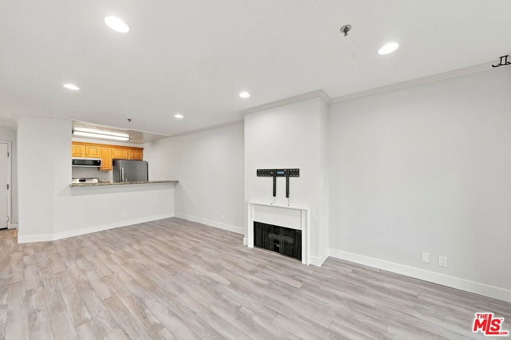 4401 Sepulveda Boulevard 208