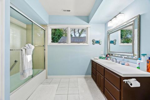 Tiny photo for 16 Hollins Drive Dr, Santa Cruz, CA 95060 (MLS # ML82037592)