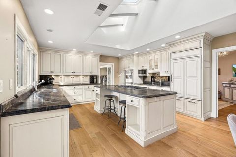 Tiny photo for 16 Hollins Drive Dr, Santa Cruz, CA 95060 (MLS # ML82037592)