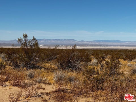 Photo of 215 E Stw Avenue #C, Lancaster, CA 93535 (MLS # 26992085)