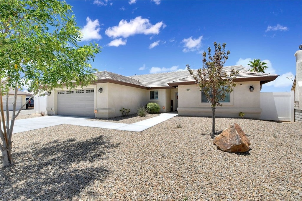 13722 Greenwood