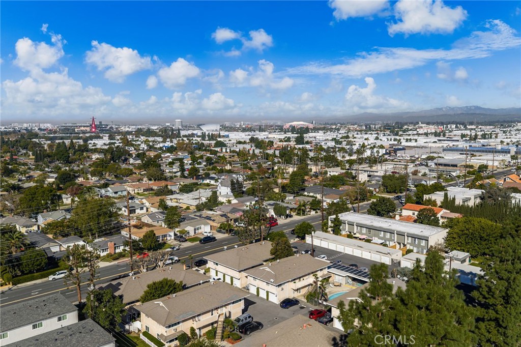 Avocado Manor (AVMR) - Residential