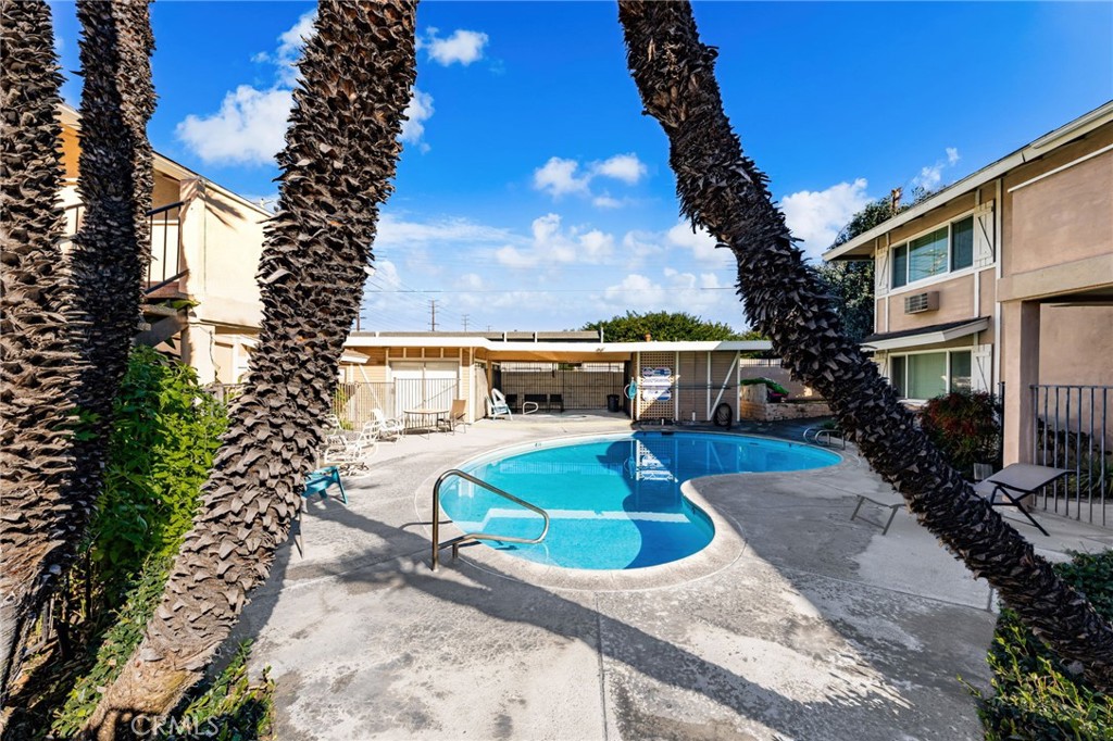 Avocado Manor (AVMR) - Residential