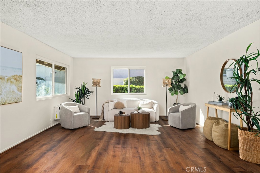 Avocado Manor (AVMR) - Residential