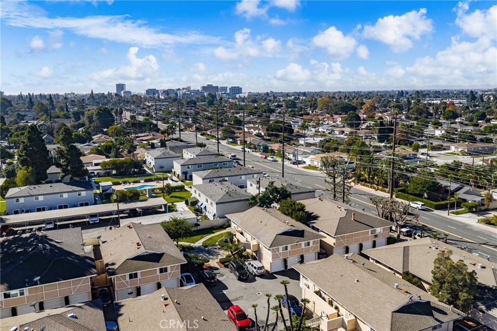 Avocado Manor (AVMR) - Residential