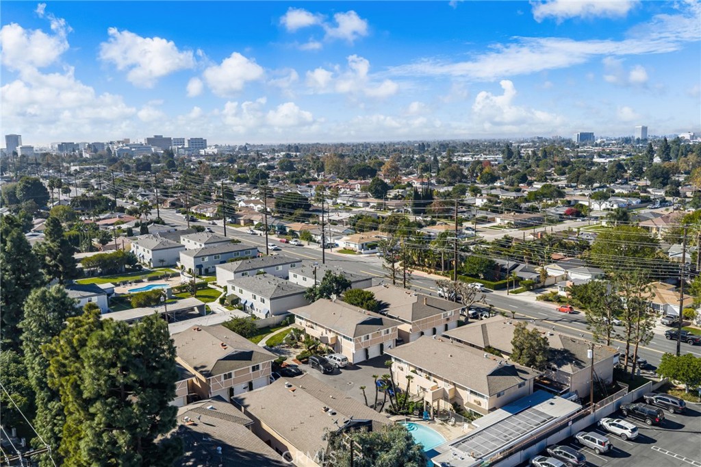 Avocado Manor (AVMR) - Residential