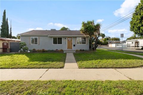 8755 Colbath Avenue Panorama City CA 91402