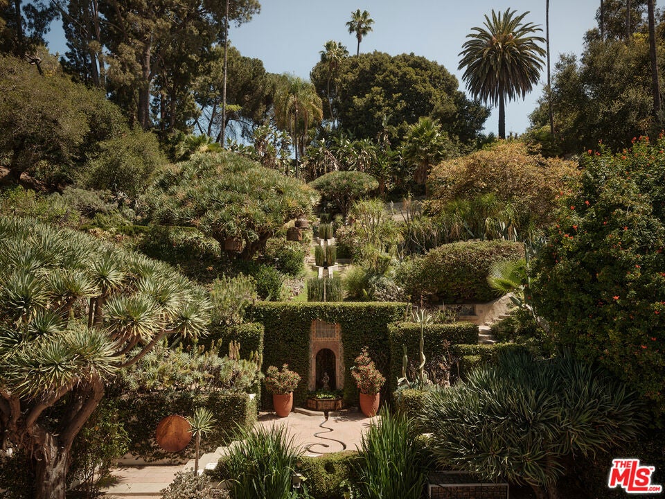 2666 Aberdeen Avenue, Los Angeles CA 90027