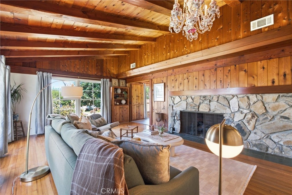 2548 Via Carrillo