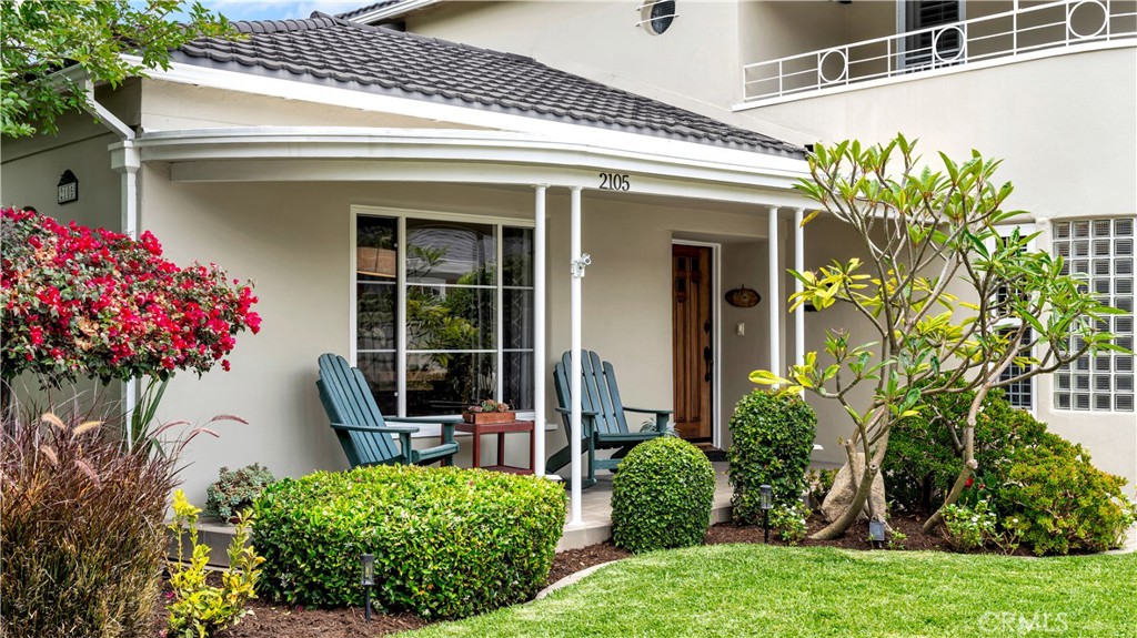 2105 N Heliotrope Drive