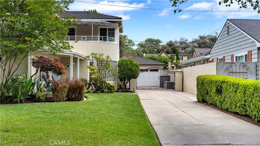 2105 N Heliotrope Drive