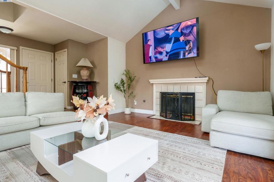 1BR/1BA ADU rent for additional income or perhaps share with extended family or a home office!