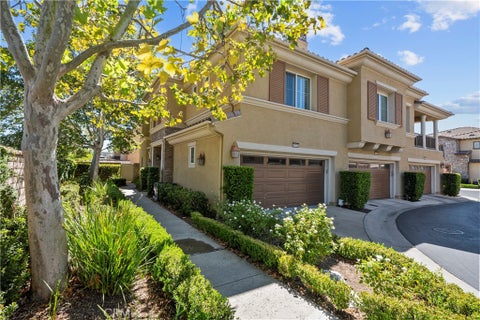 Photo of 23833 Toscana DR, Valencia, CA 91354 (MLS # SR26189225)
