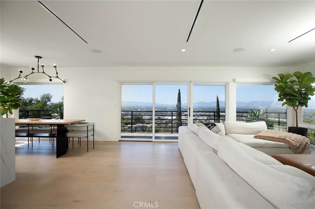 3863 Sherwood Place