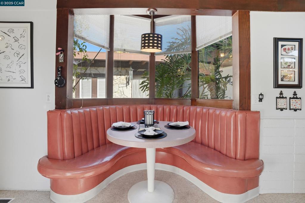 MUIR OAKS - Residential