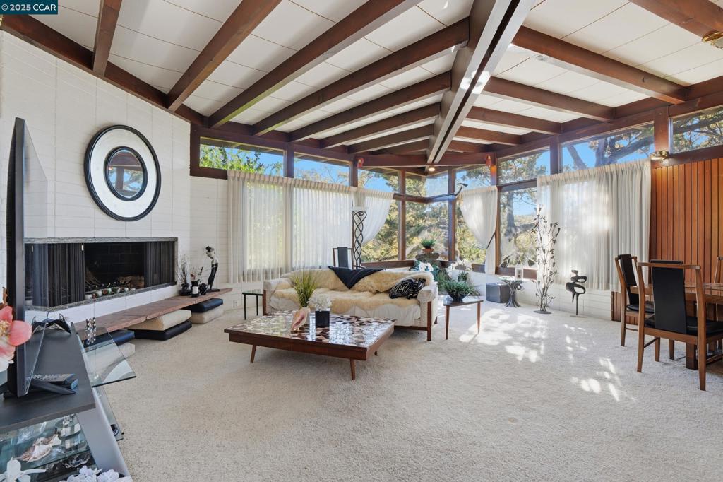 MUIR OAKS - Residential