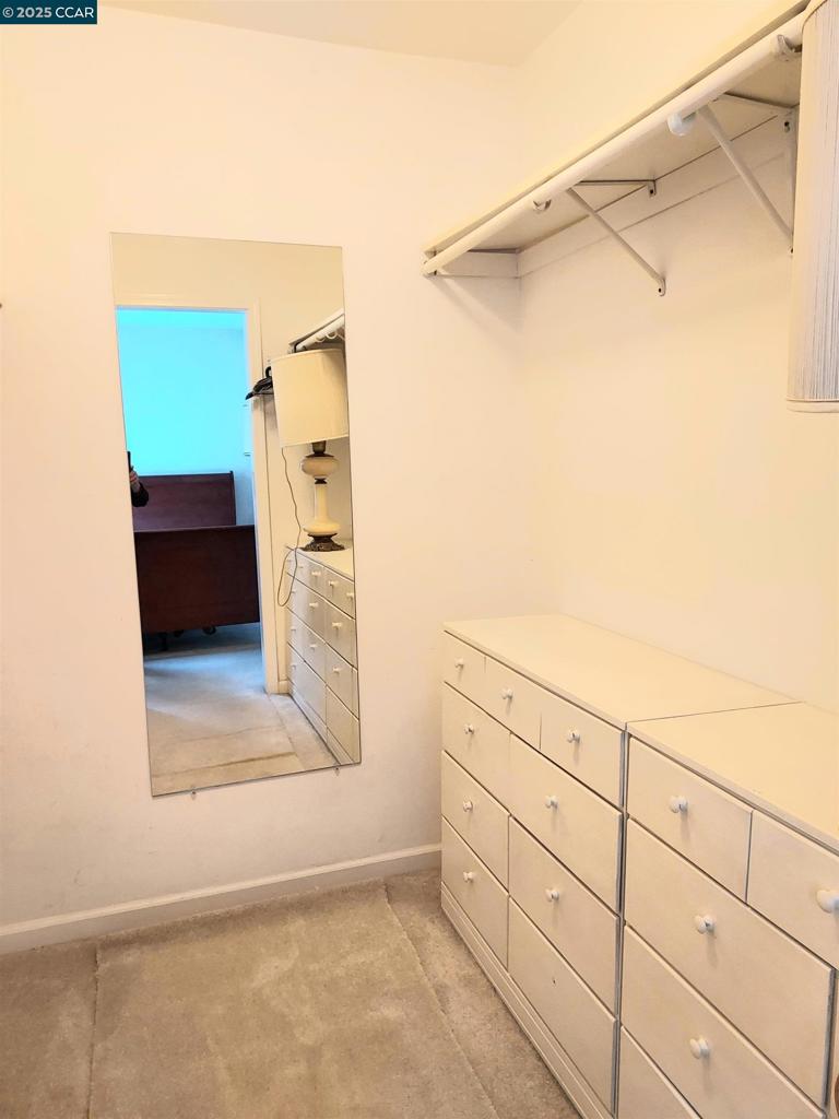 MUIR OAKS - Residential