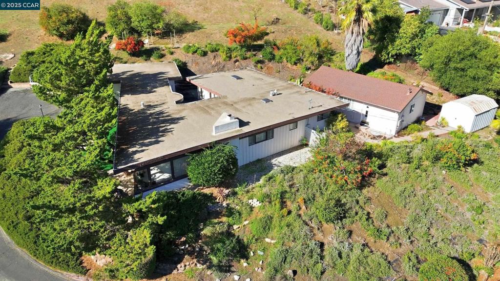 MUIR OAKS - Residential