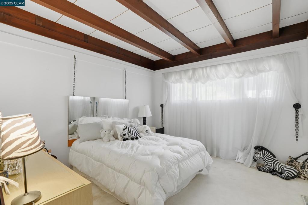 MUIR OAKS - Residential