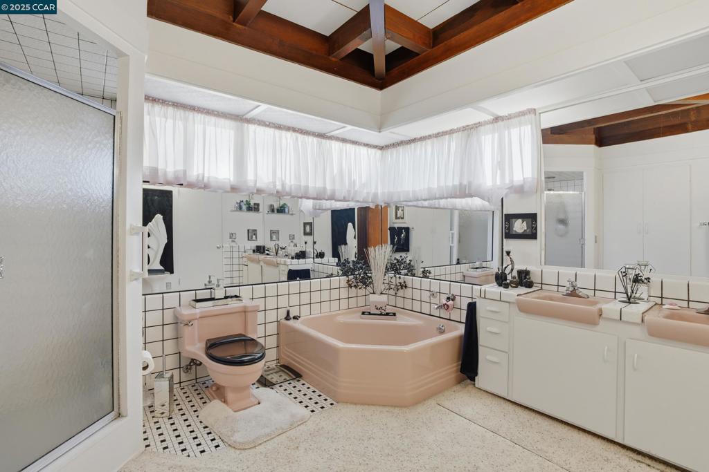 MUIR OAKS - Residential