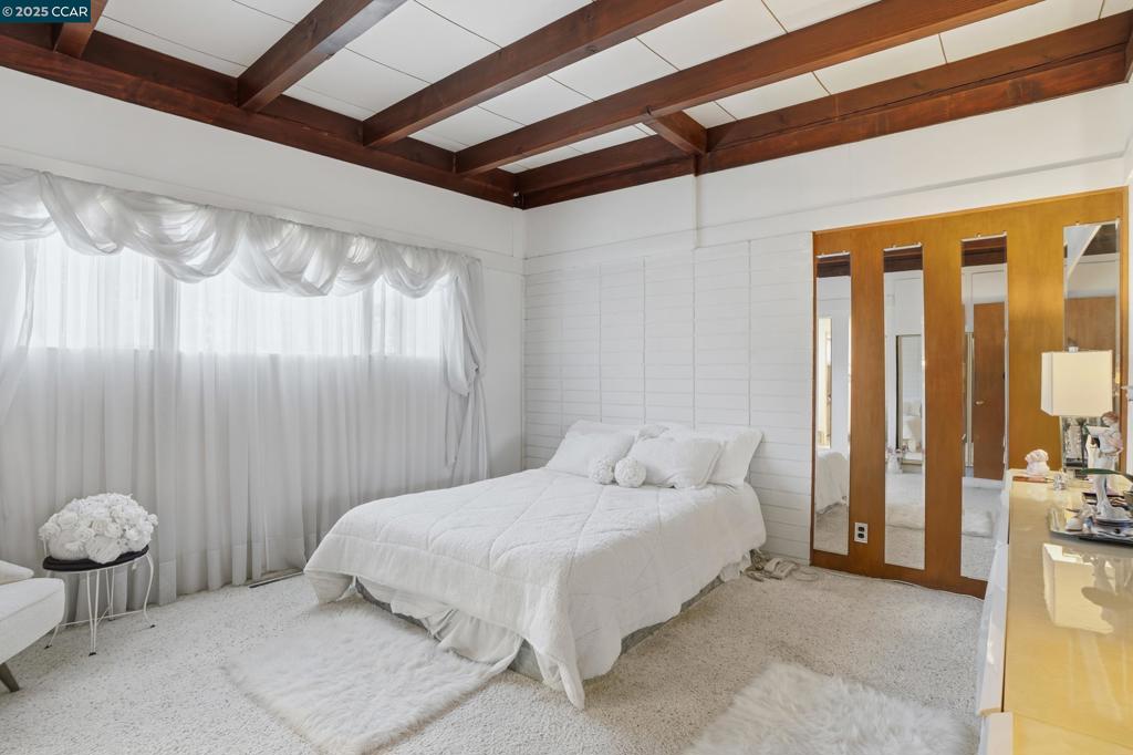 MUIR OAKS - Residential