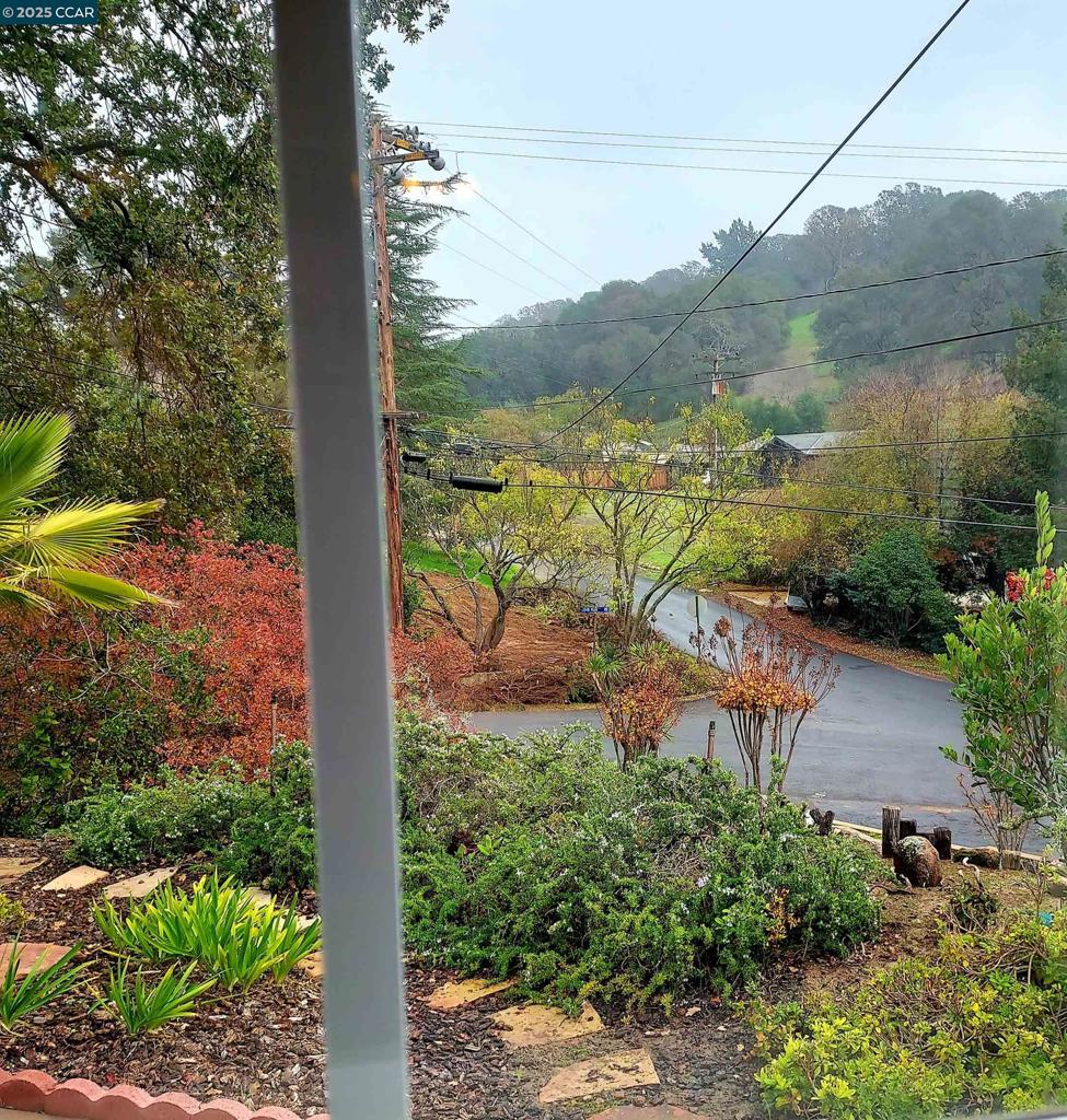 MUIR OAKS - Residential