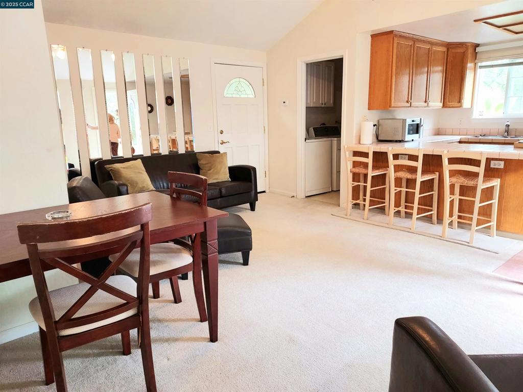 MUIR OAKS - Residential