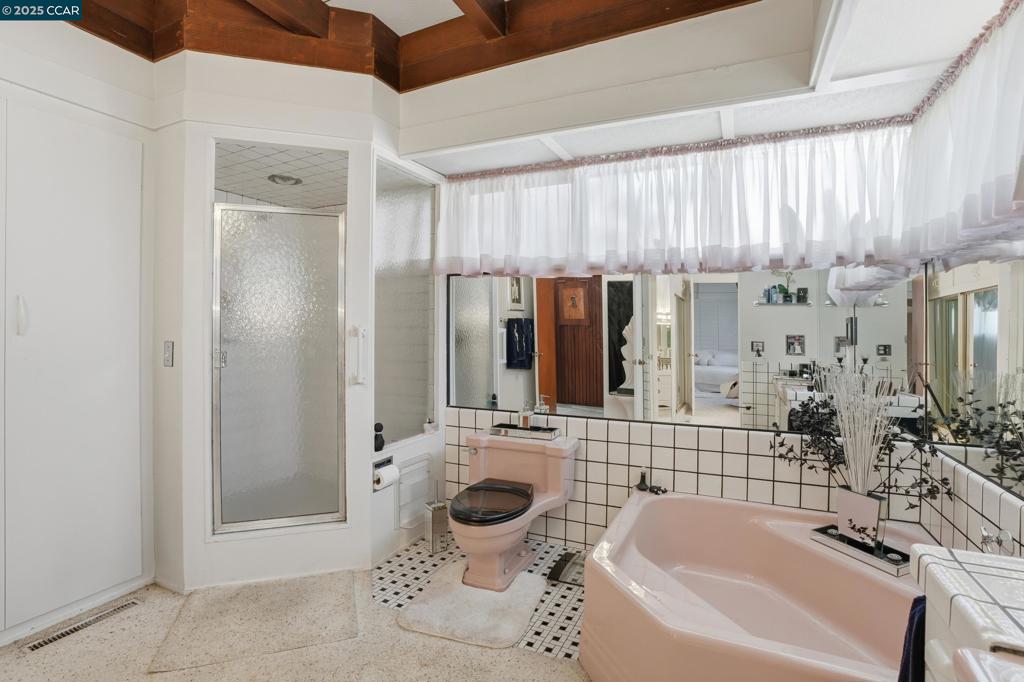 MUIR OAKS - Residential