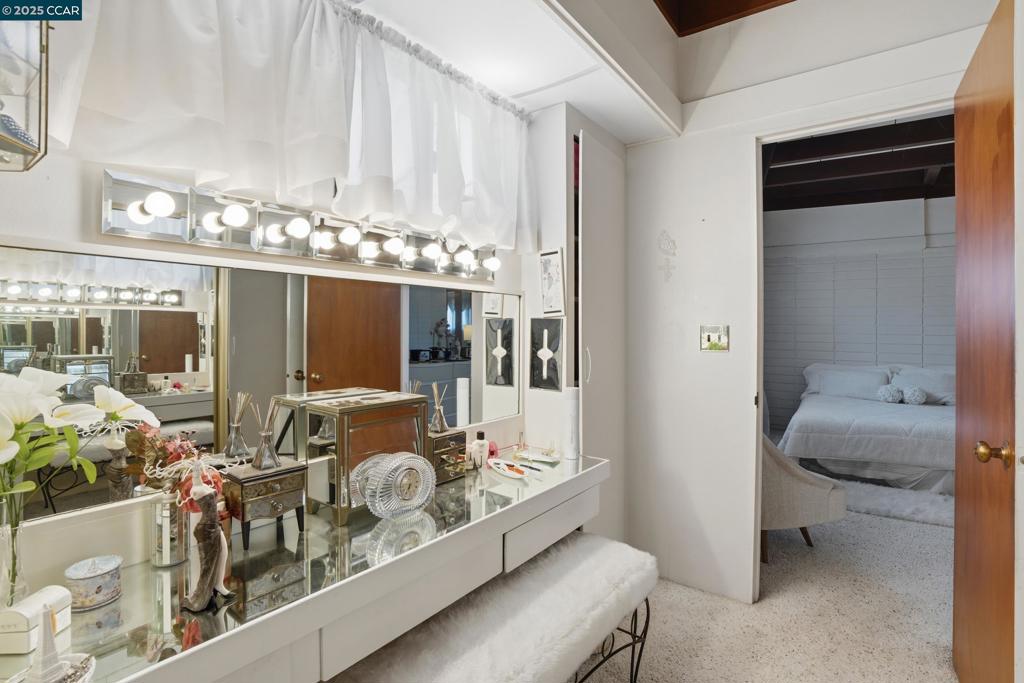 MUIR OAKS - Residential