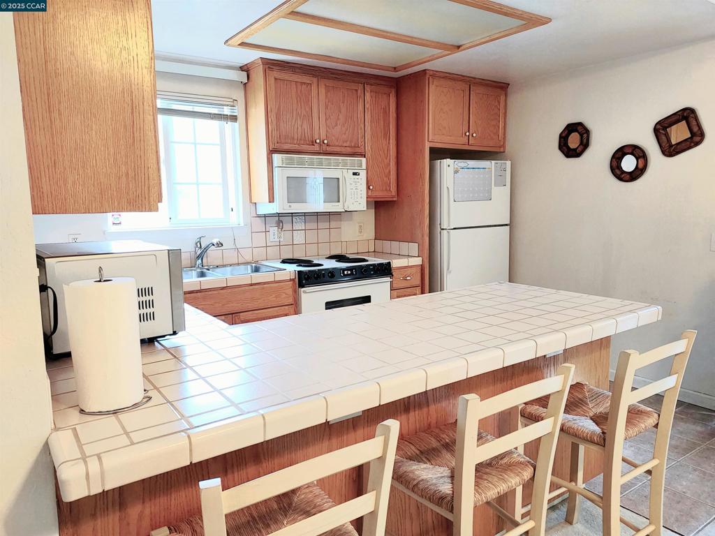 MUIR OAKS - Residential