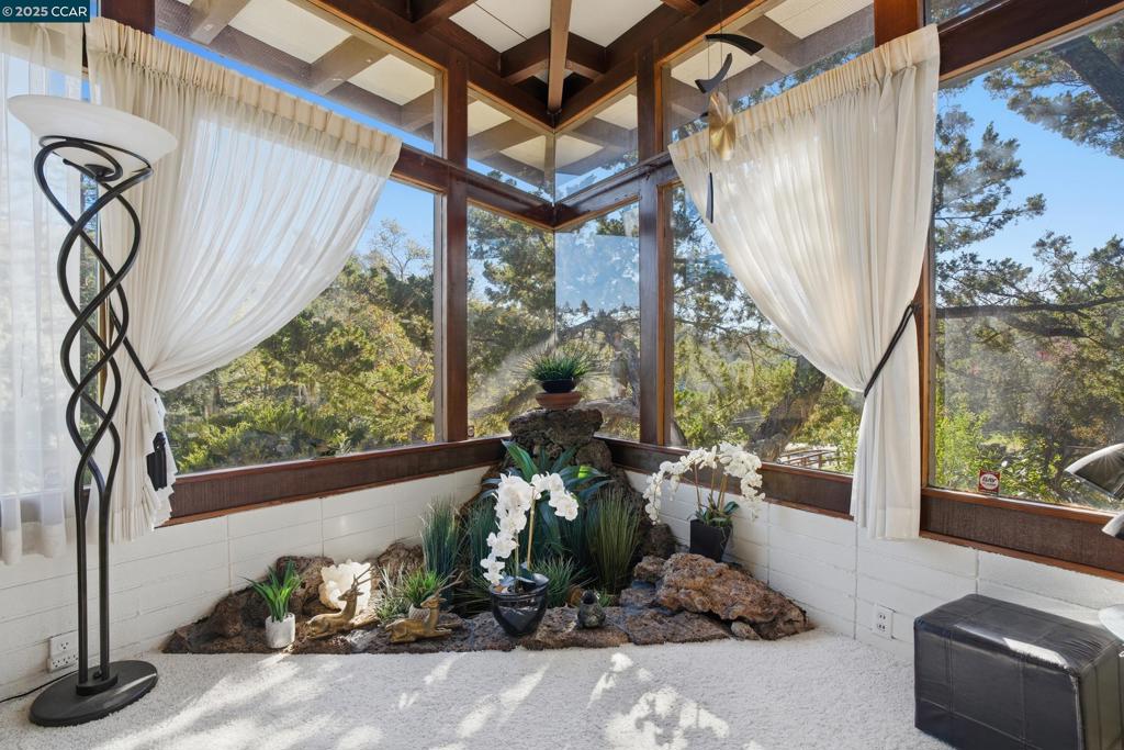 MUIR OAKS - Residential