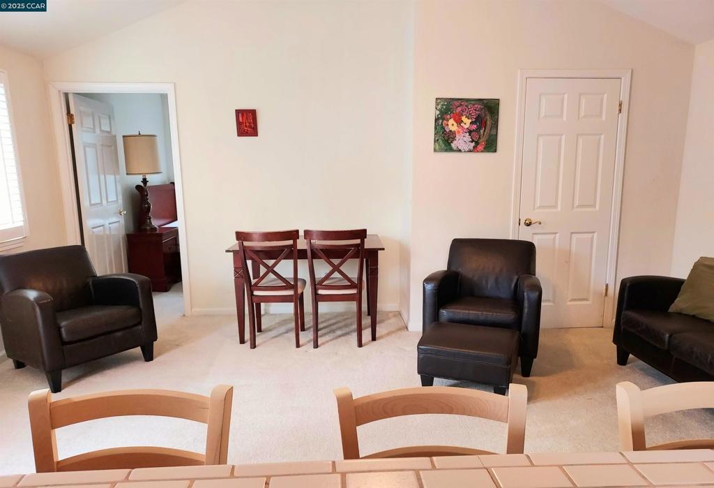 MUIR OAKS - Residential