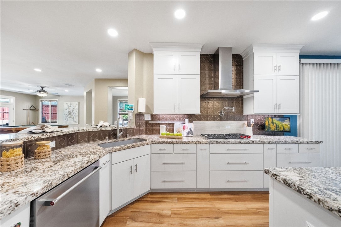 31637 Woodview Circle