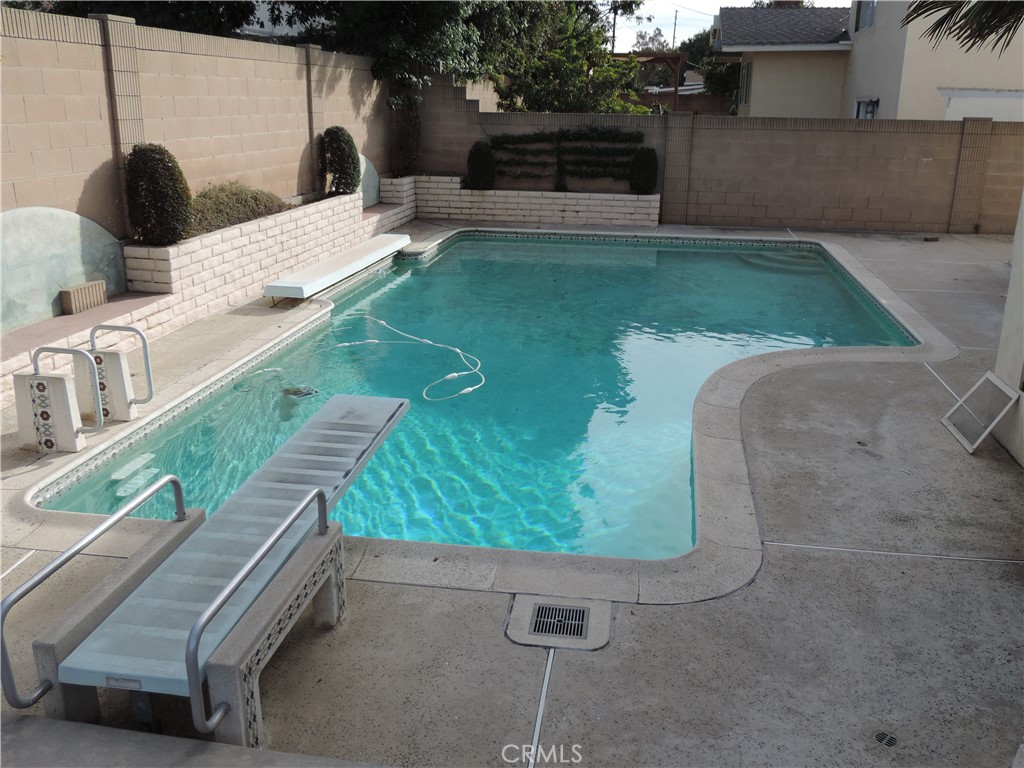 1451 N Shaffer Street