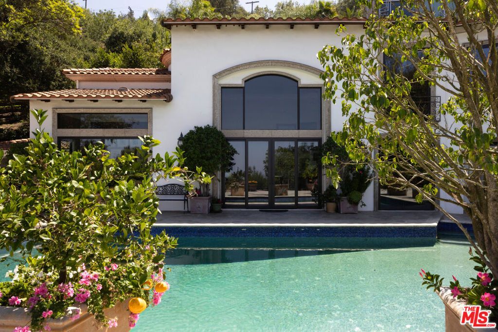 Photo of 13355 Mulholland Drive, Beverly Hills, CA 90210 (MLS # 26641695)